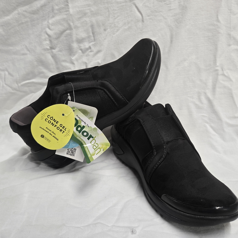 Bzees Black Flats Slip-On Loafers